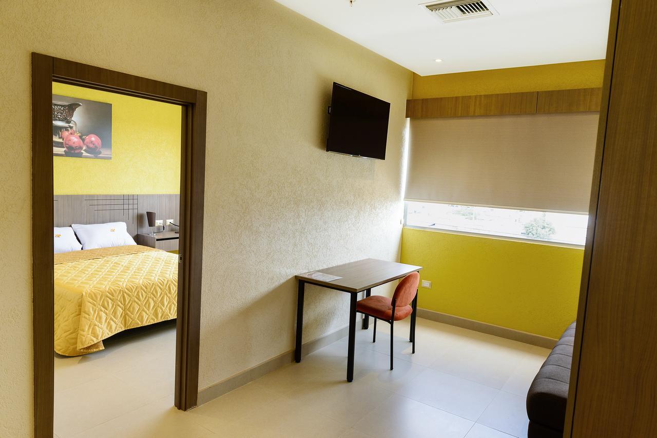 Np Hotel Y Suites Γκουαγιακίλ Εξωτερικό φωτογραφία
