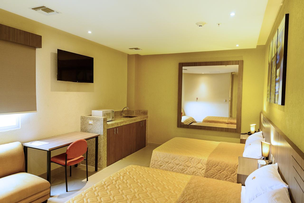 Np Hotel Y Suites Γκουαγιακίλ Εξωτερικό φωτογραφία